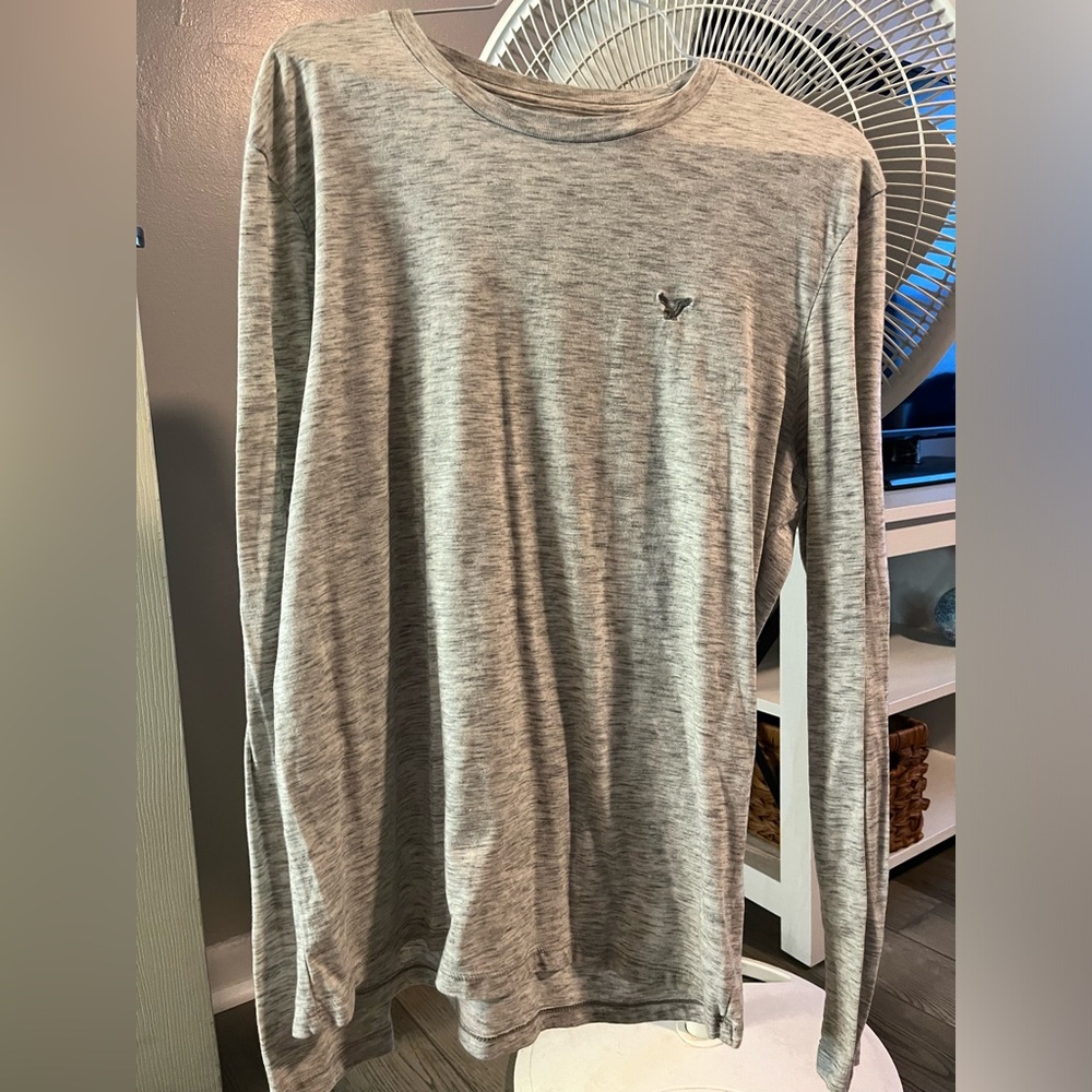 Men’s AE long sleeve tee